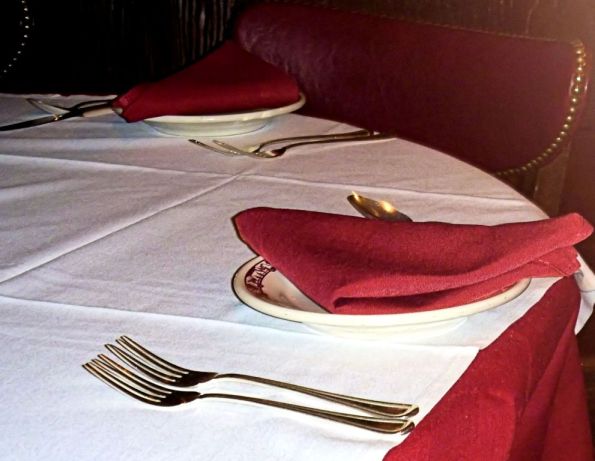 P1010143 Table and chair