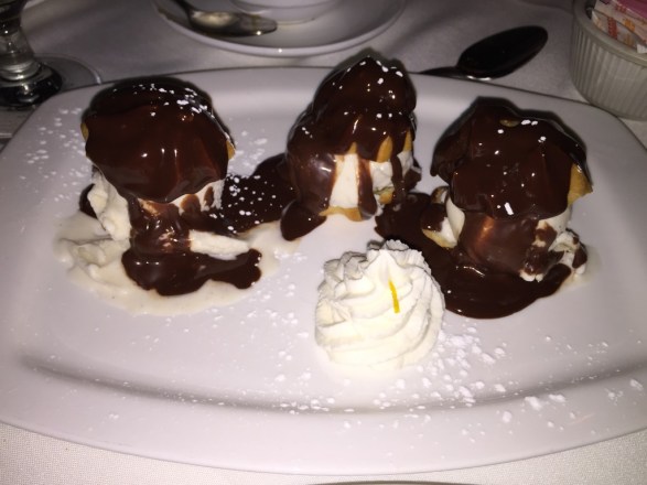 Saju Bistro Profiteroles