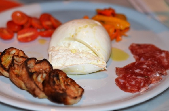 Brick+Wood Burrata cut