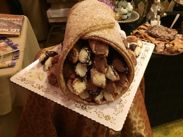 Di Mare Pastry Shop more Cannoli