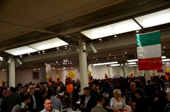 Gambero Rosso 2016 Tasting Crowd 1