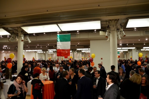 Gambero Rosso 2016 Tasting Crowd