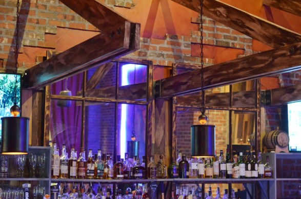 Bar Zepoli Bar Setting